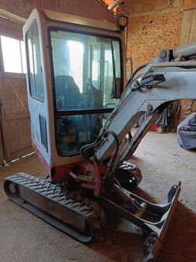 Takeuchi TB016