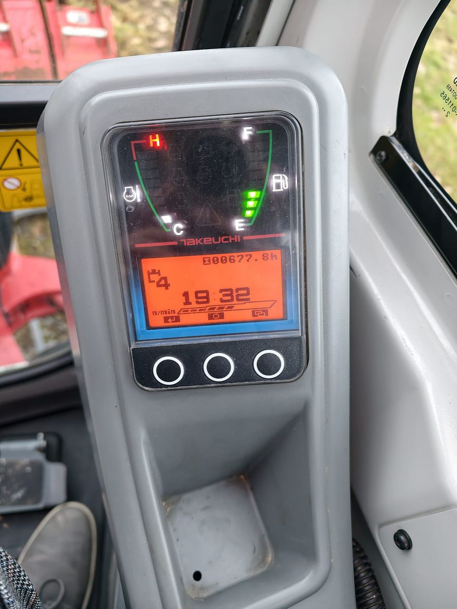 Takeuchi TB225GI Top Zustand 2