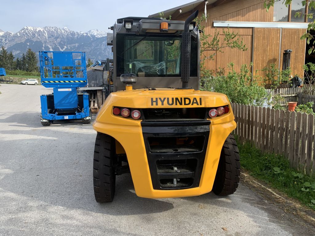 Hyundai 80D-9 2