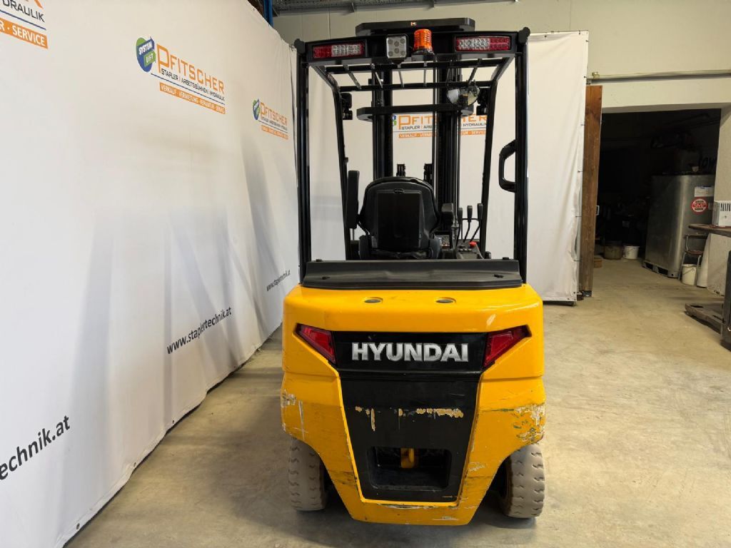 Hyundai 35BH-9 2