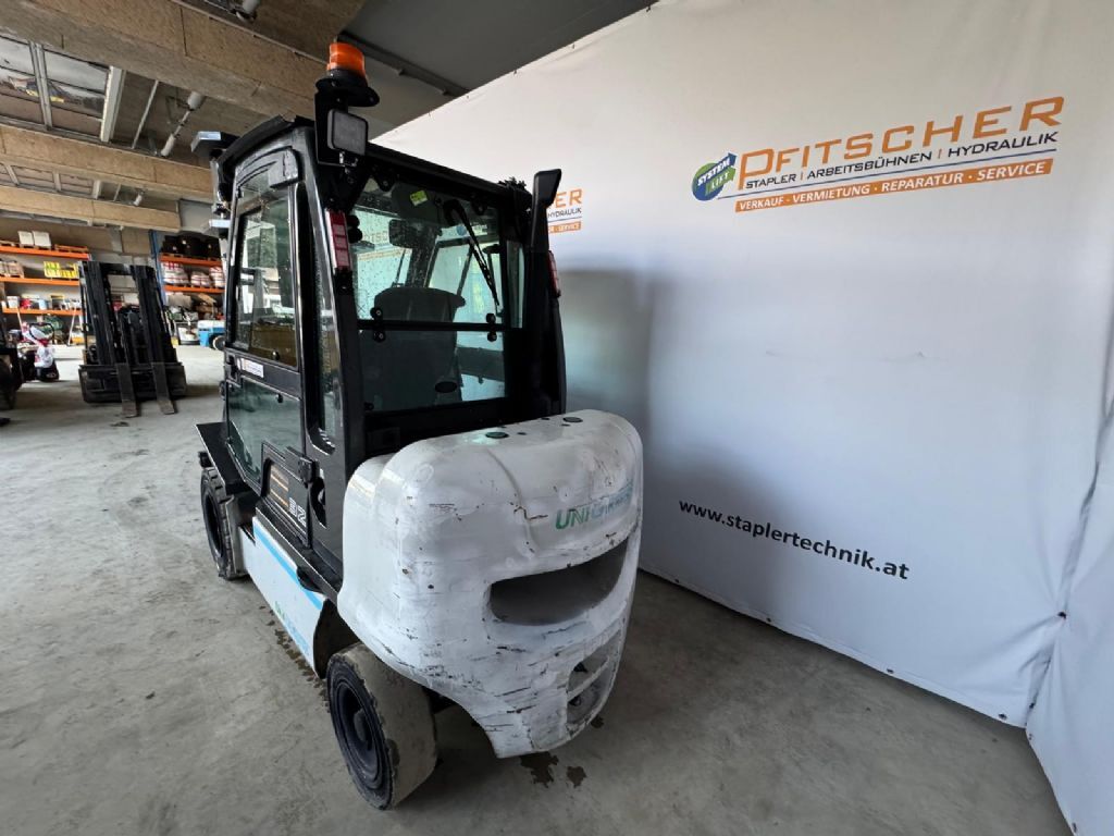 UniCarriers DX32 YG1D2A32Q 3