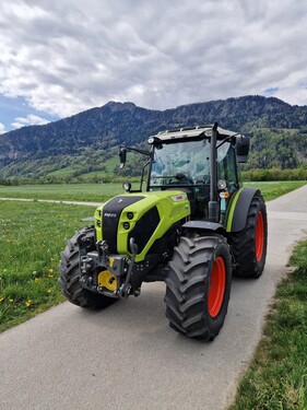 Claas AXOS 240