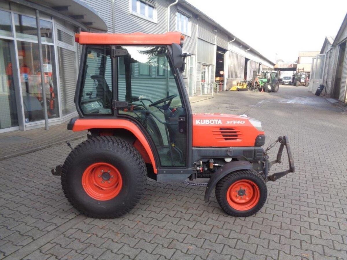 Kubota STV-40 3