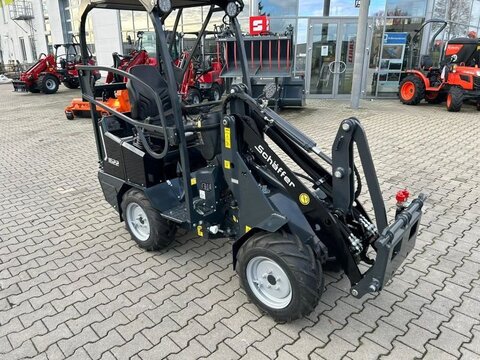 Schäffer 1622 HOFLADER