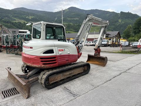 5925-05c293913d29a9563081773d7707e2ef-5756595
