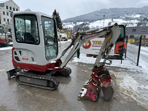 Takeuchi TB216 Powertilt