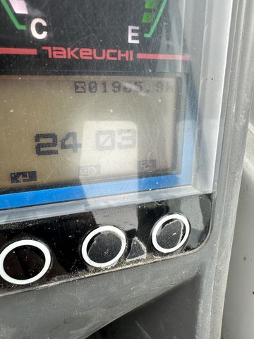 Takeuchi TB216 Powertilt