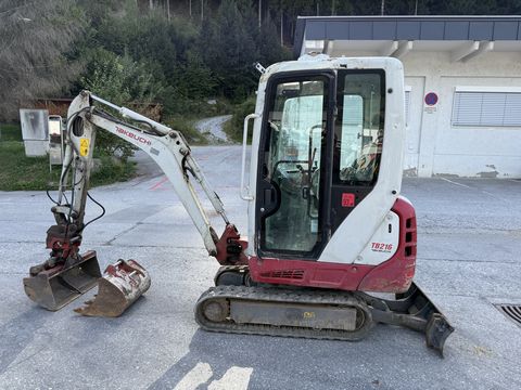 Takeuchi TB216 Powertilt