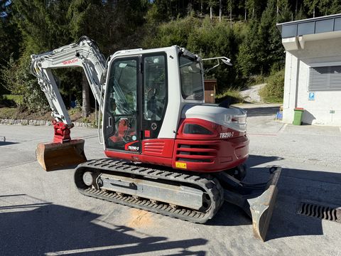 Takeuchi TB290-2 Powertilt