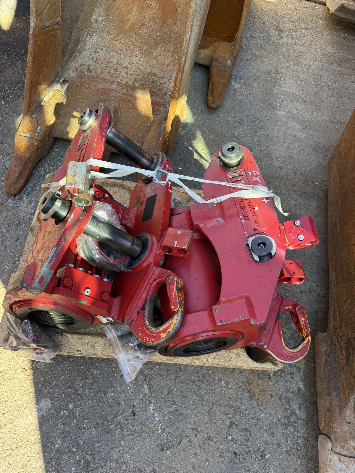 Takeuchi  TB290 Powertilt + Greifer UG15 2