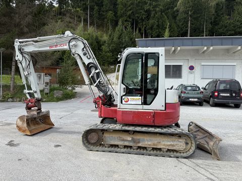 Takeuchi TB180 FR Powertilt
