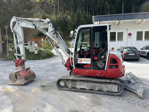 Takeuchi TB370 Powertilt