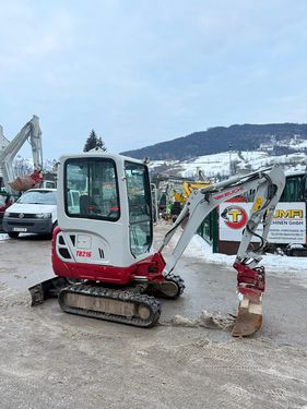 Takeuchi TB216 Powertilt