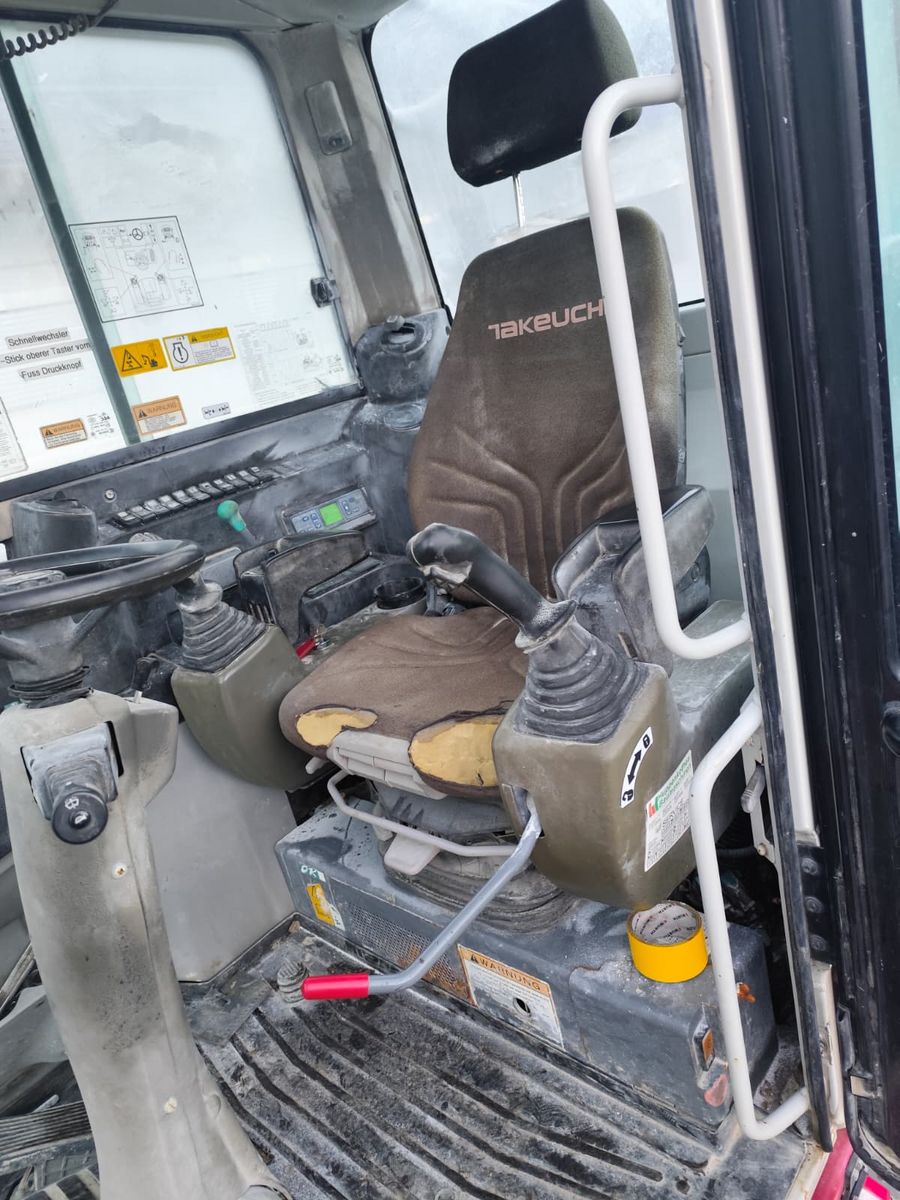 Takeuchi TB295W Powertilt 3