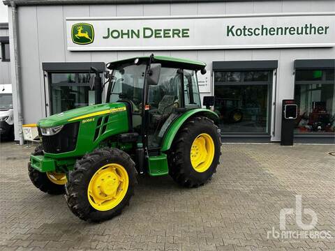 John Deere 5058E