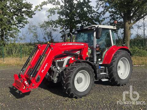 Massey Ferguson 5S.135