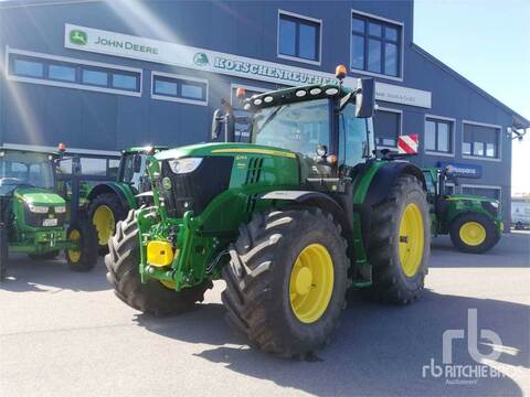 John Deere 6215R