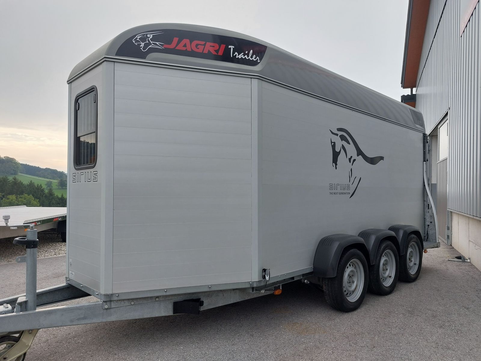 Sirius XXL - 4-5 Pferde- Viehanhänger 3 Achser 3