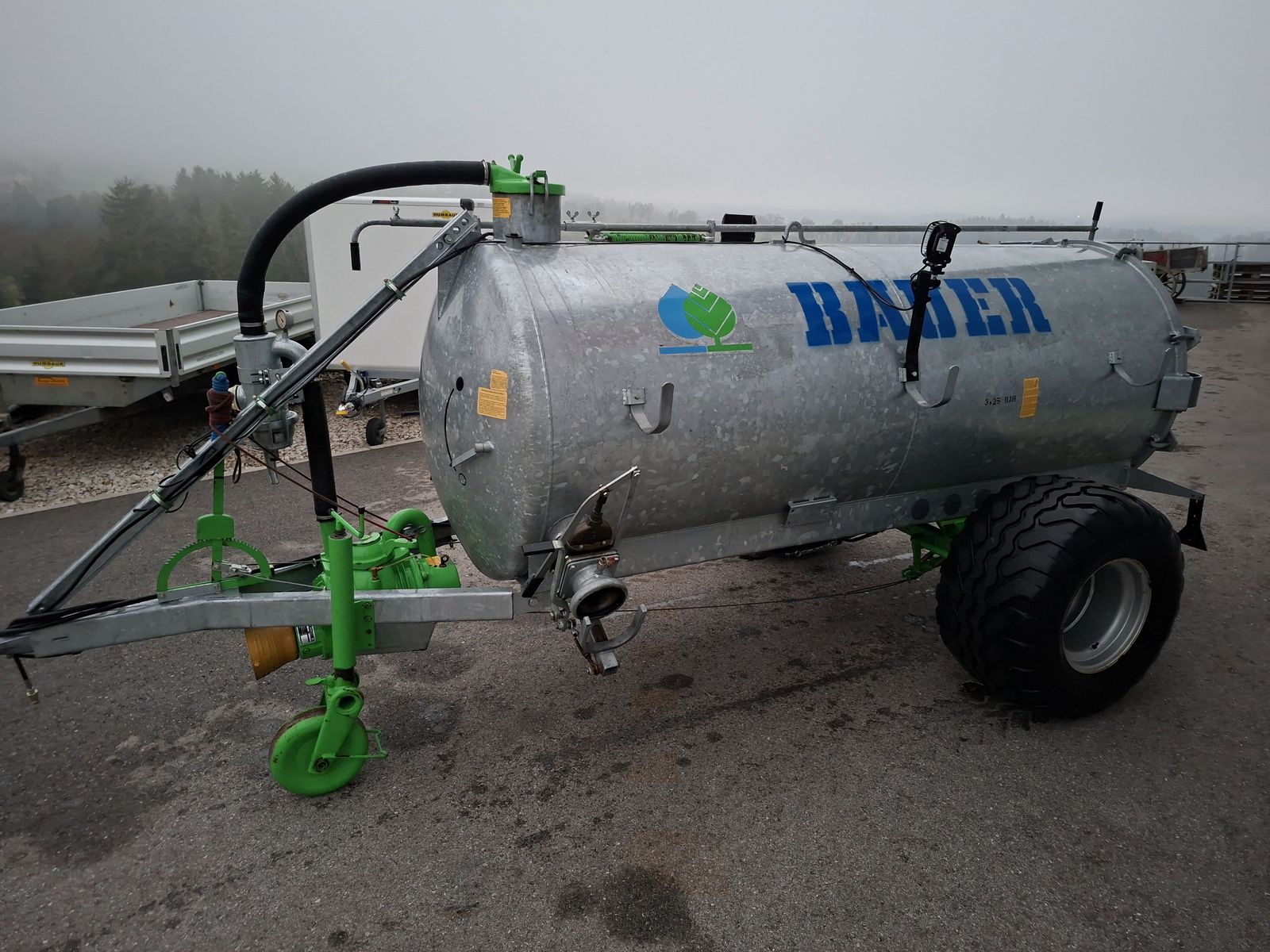 Bauer Güllefass 4000L mit MÖSCHA-Verteiler 3