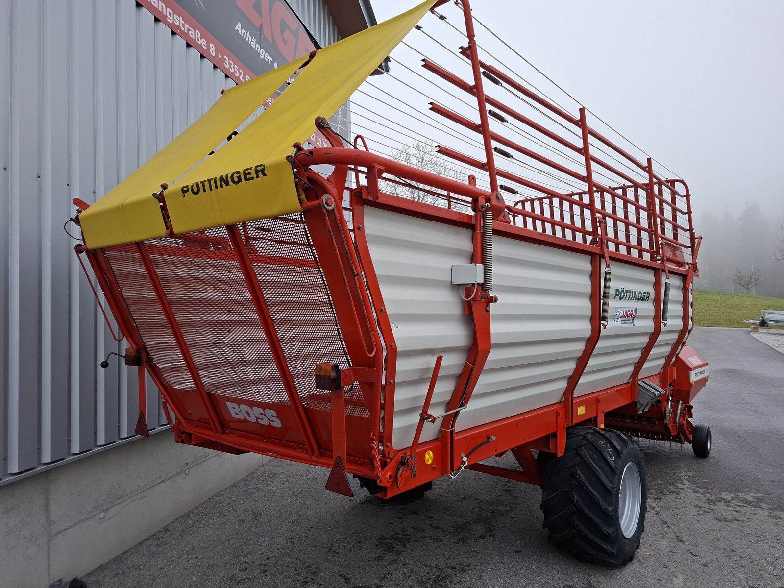 Pöttinger BOSS 2H *** 29m3 *** 31 Messer *** 4 Schwingen 3