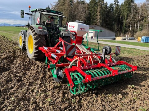 Agro-Masz Runner 30 mit Sägerät
