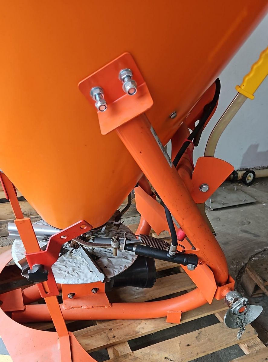 Salz- & Düngerstreuer 3