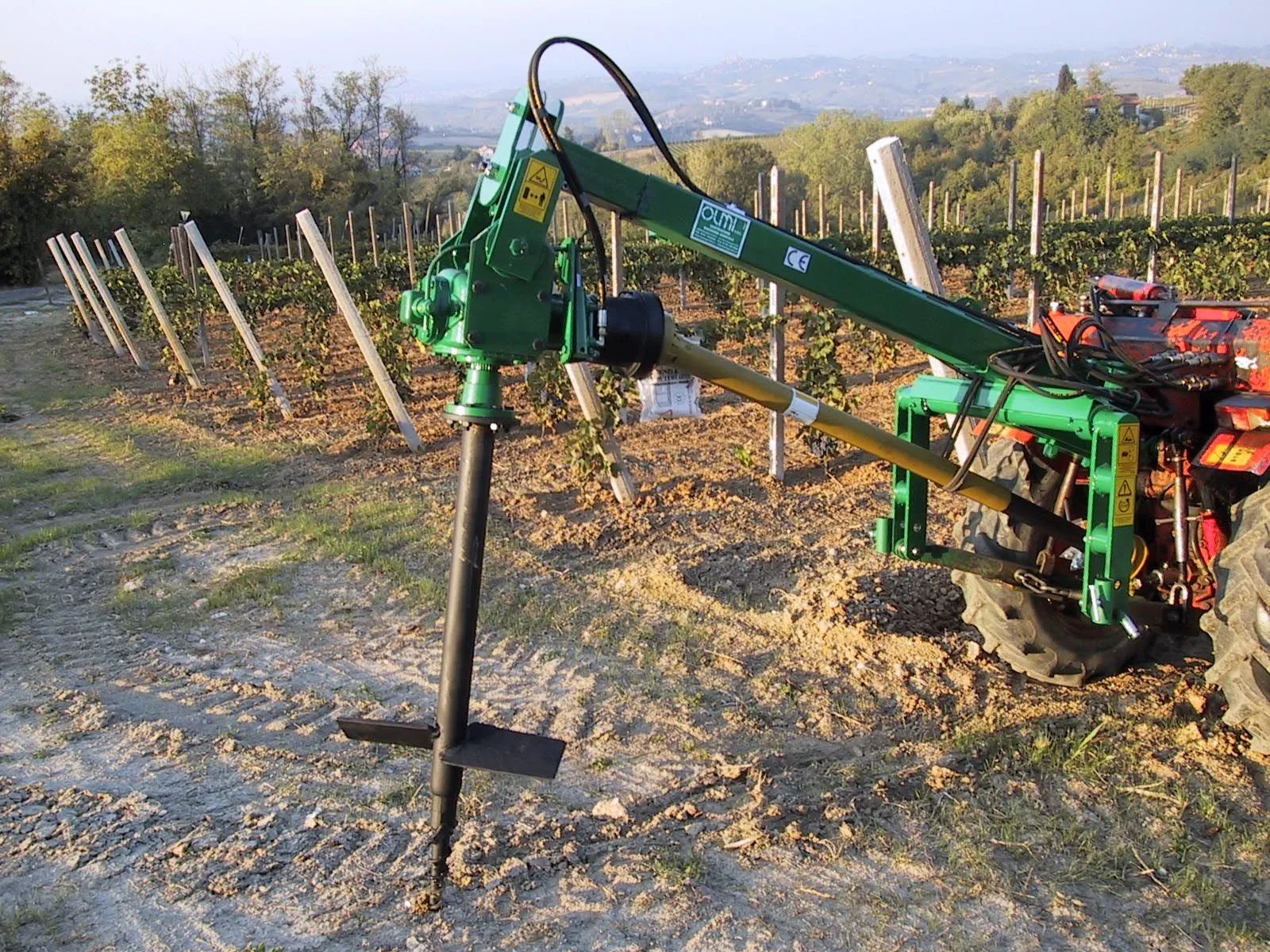 Olmi Mechanischer Erdbohrer 2