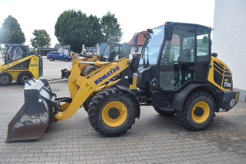 Komatsu WA70M-8E0 mit Straßenzulassung