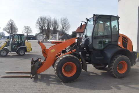Komatsu WA100M-7 mit Straßenzulassung