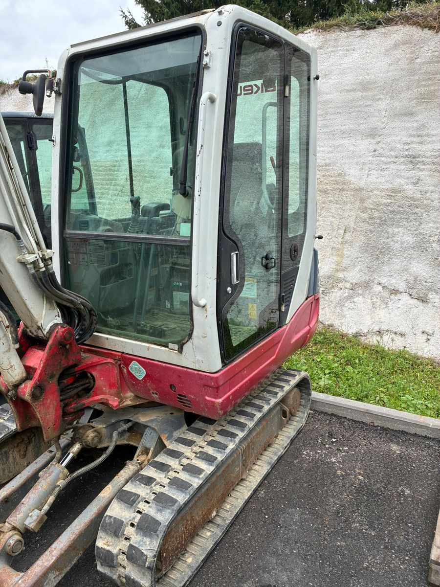 Takeuchi TB228 mit Powertilt 2