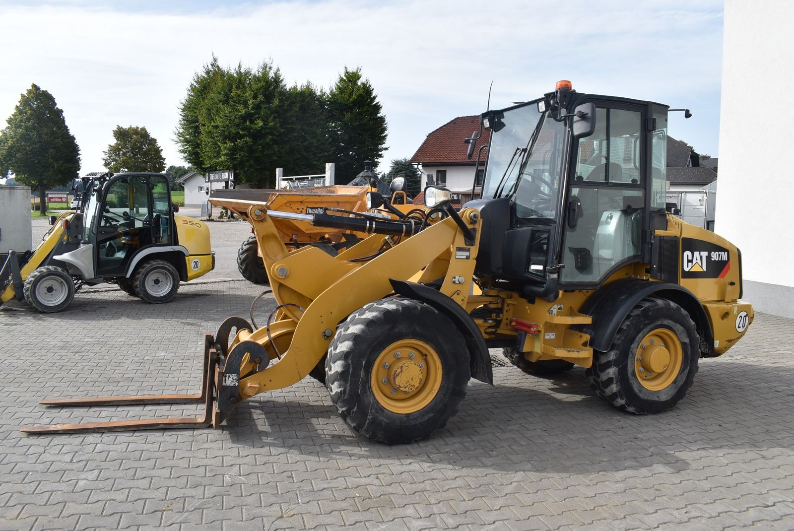 CAT 907M mit Straßenzulassung 1