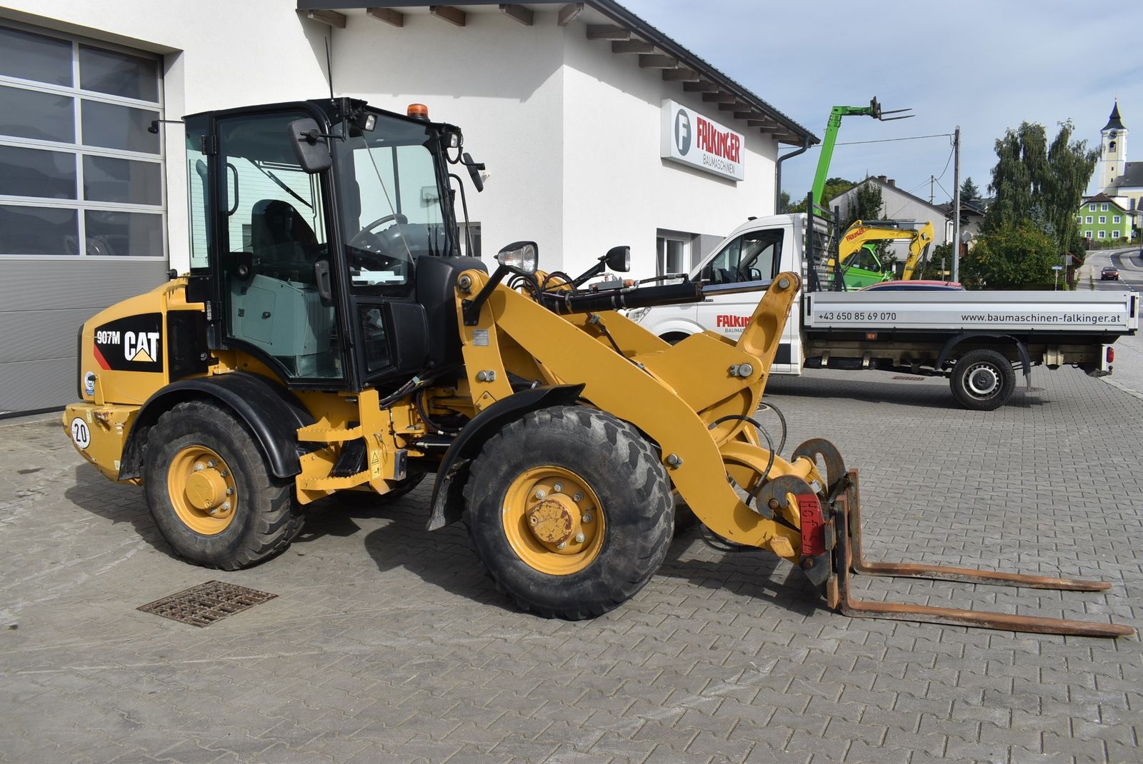 CAT 907M mit Straßenzulassung 2