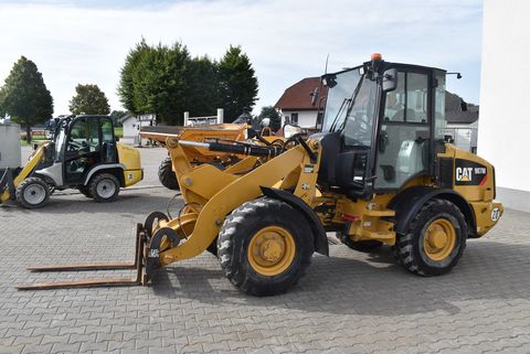 Caterpillar 907M mit Straßenzulassung