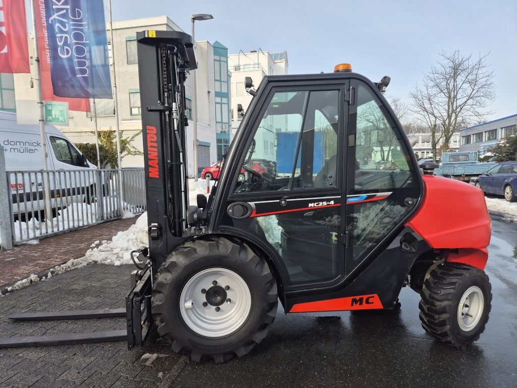 Manitou MC 25-4 ST5B S1  3