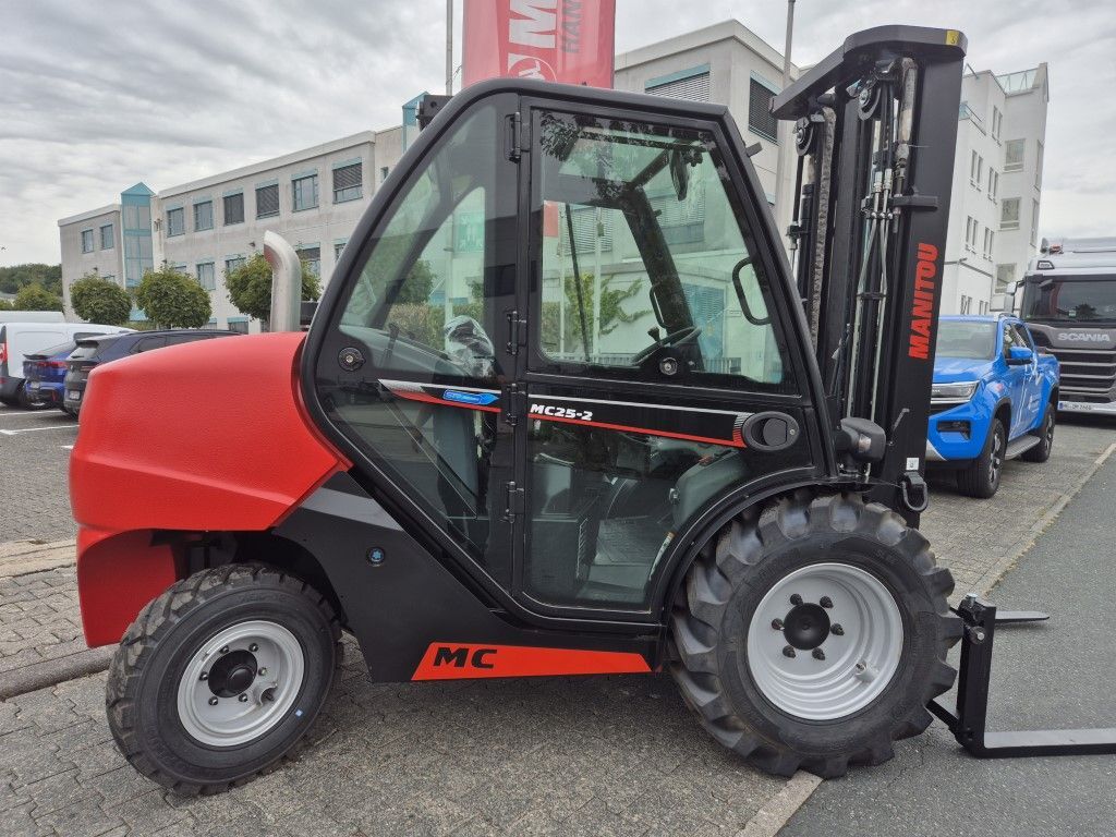 Manitou MC 25-4 ST5B S1  1