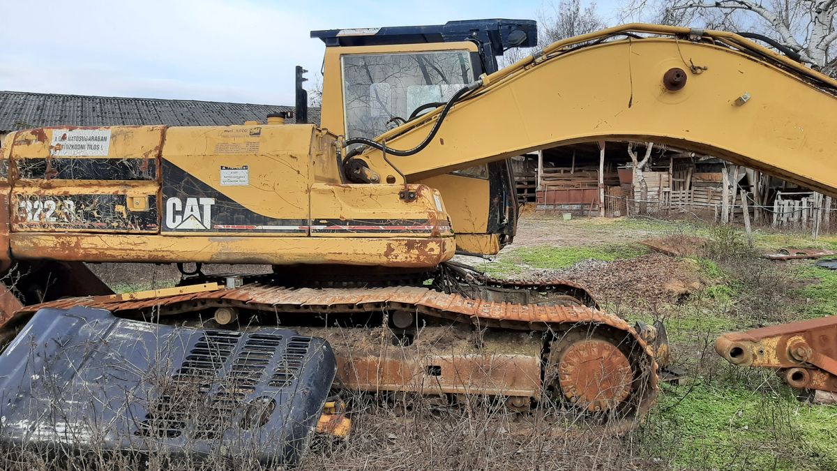 cat 322b