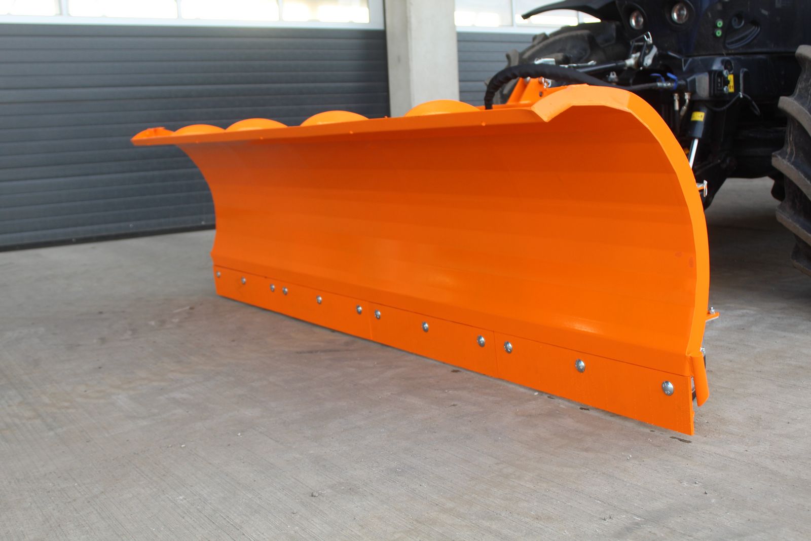 SAT Schneeschild mit Ausklinkung - Schneepflug 2