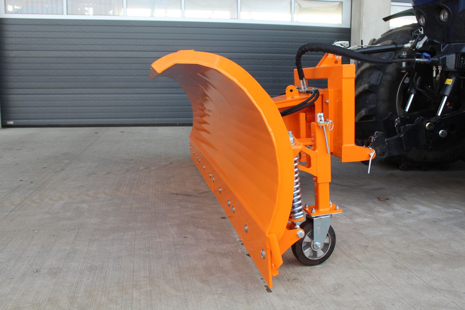 SAT Schneeschild mit Ausklinkung - Schneepflug 3