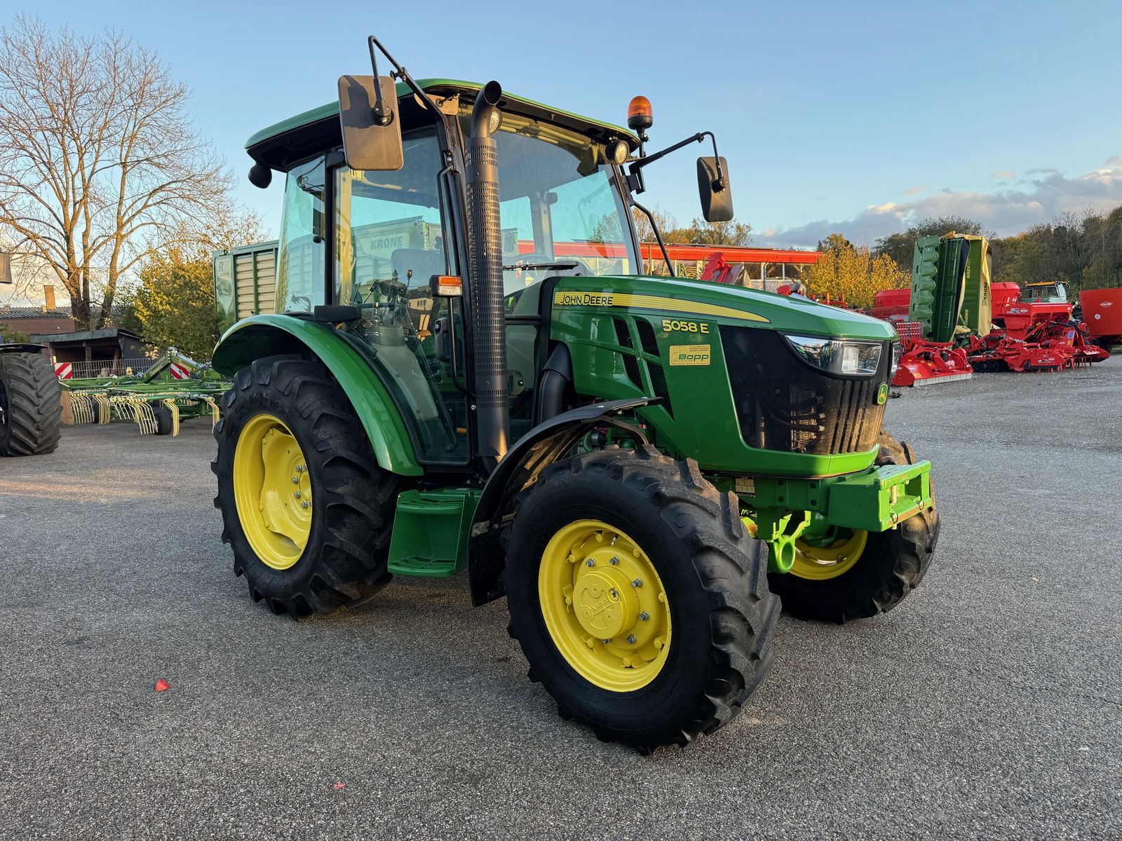 John Deere 5058E 3