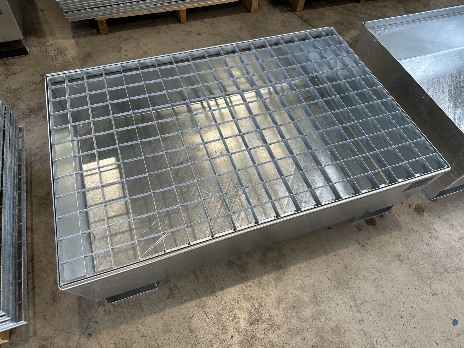 100 St. Bauer Auffangwanne neu 2