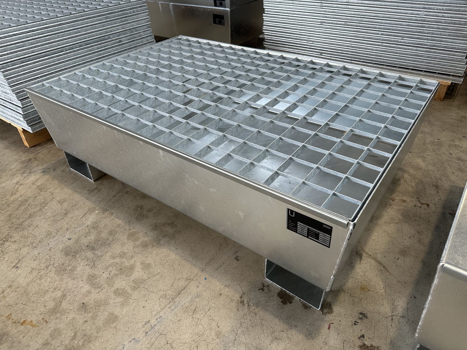 100 St. Bauer Auffangwanne neu 3