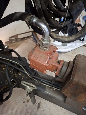 Kesla Wagen 10H mit Kran 305T