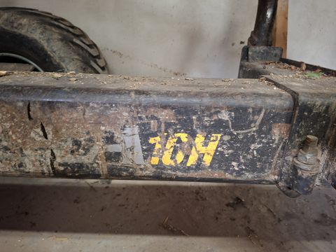 Kesla Wagen 10H mit Kran 305T