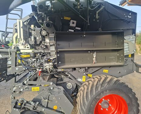 Claas VARIANT 585 RC