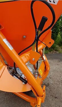 Winterdienststreuer Salzstreuer Sandstreuer NEU  2