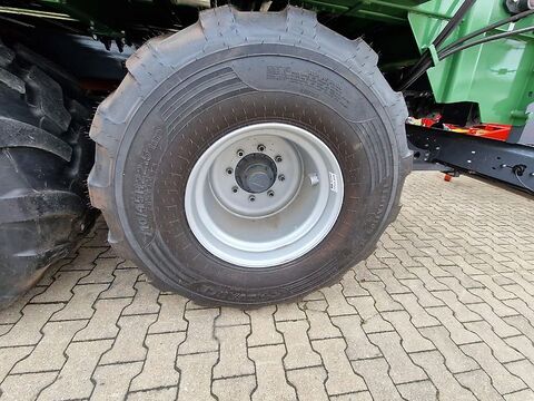 Metal-Fach TOP-AGRO Miststreuer N272/2 TAURUS ZENI 14t Fend 3