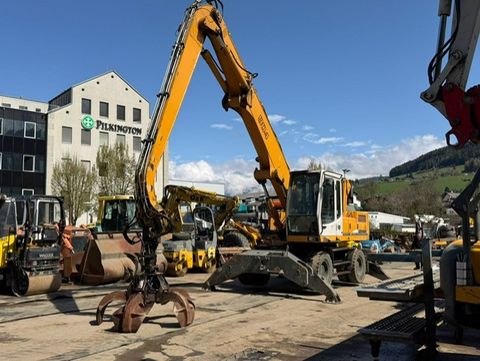 Liebherr A904C