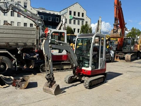 Takeuchi TB 016 Powertilt 