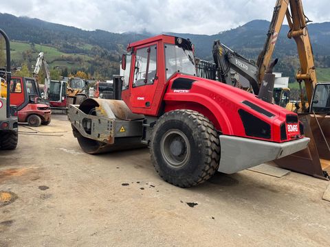 Bomag BW 211 D-4