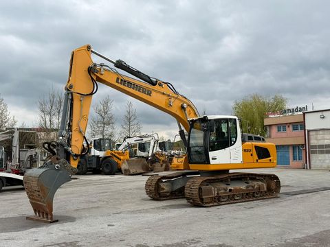 Liebherr R922